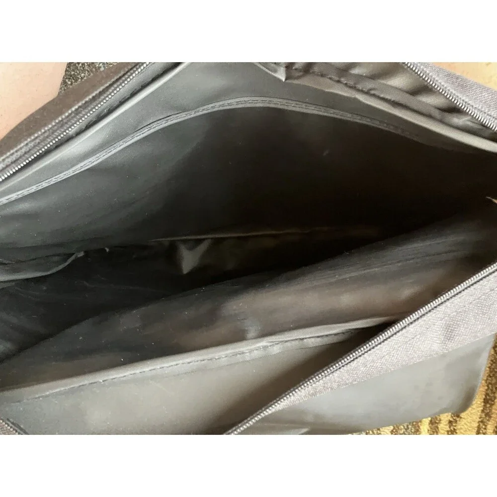 Leeds Black Canvas Messenger Computer Bag North West Zipper
